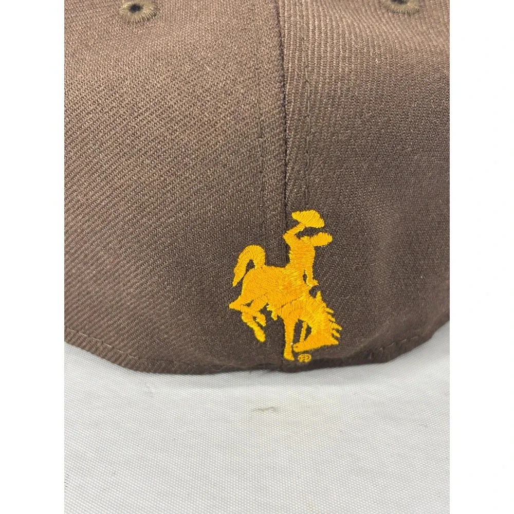 Wyoming Cowboys 59FIFTY Fitted Baseball Hat Cap Mens Brown 7 1/4 NWT New Era